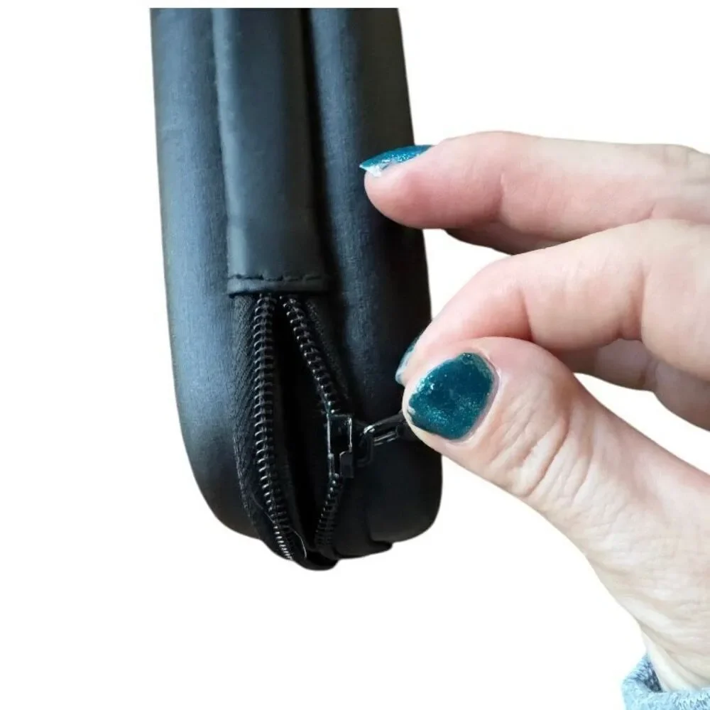 Nintendo Switch Hard Shell Carrying Case – Black (Zipper Needs Repair)